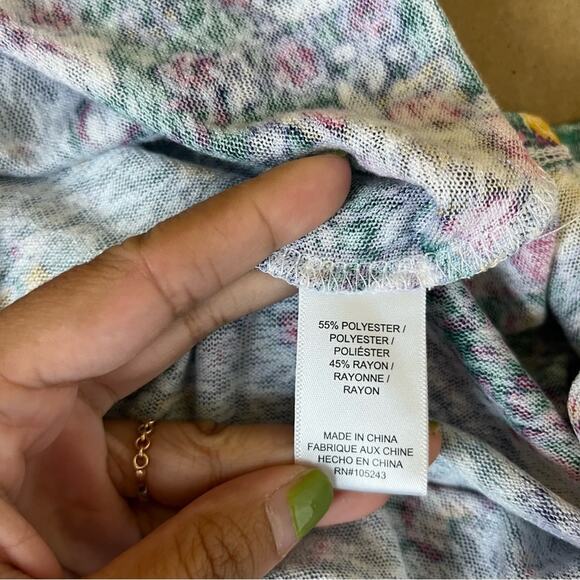 Stitch Fix Bobeau Jourdan Tab Sleeve Handkerchief Hem Top - Picture 7 of 7